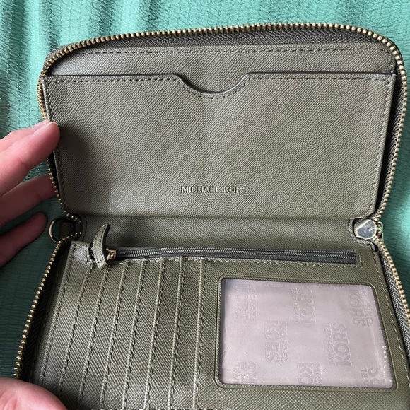 MK wallet - Picture 3 of 3